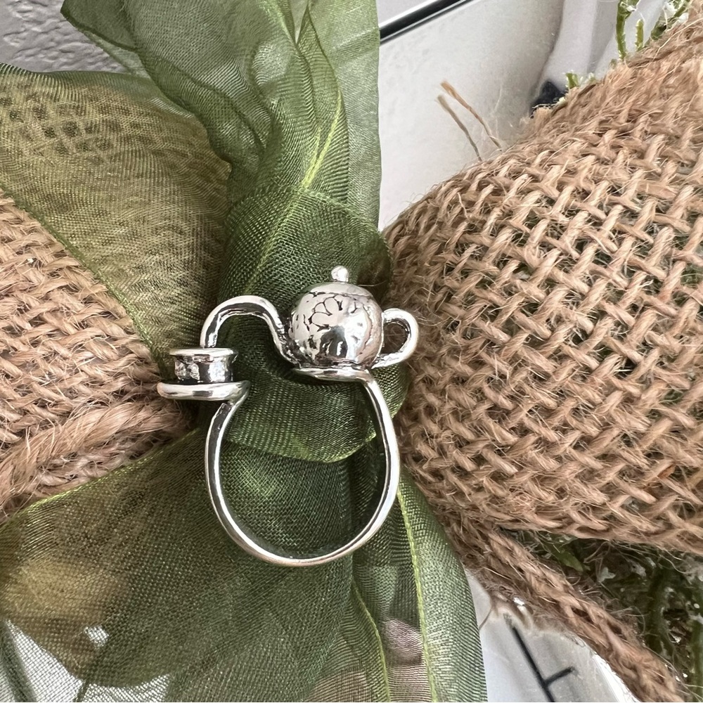 🫖 Alice in Wonderland Inspired Teapot Tea Party Alloy Statement Ring Size 8 - Picture 3 of 10